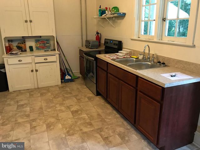 33 N PRINCE ST, Millersville, PA 17551