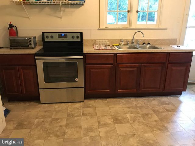 33 N PRINCE ST, Millersville, PA 17551