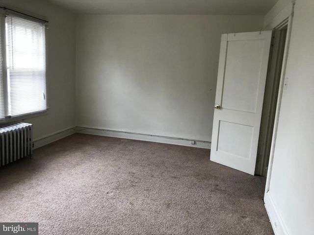 33 N PRINCE ST, Millersville, PA 17551