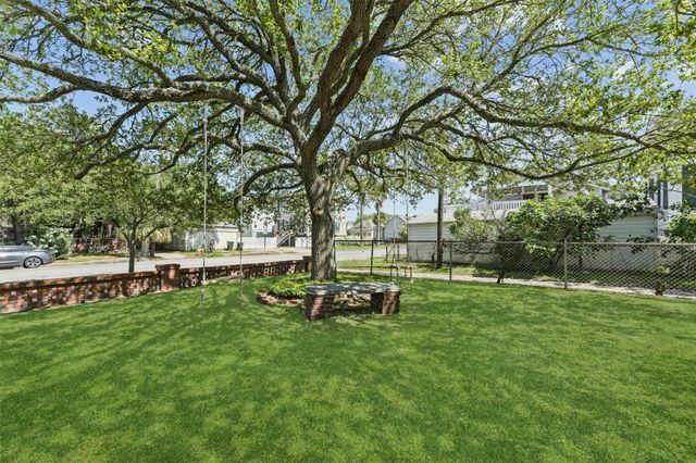 1703 Broadway Street, Galveston, TX 77550
