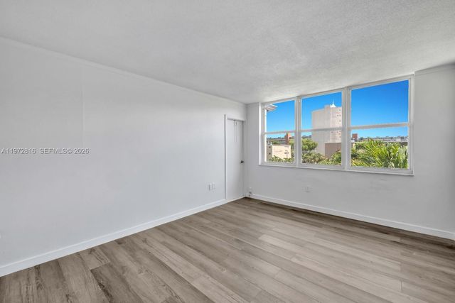 1680 NE 191st St 415-2, Miami, FL 33179