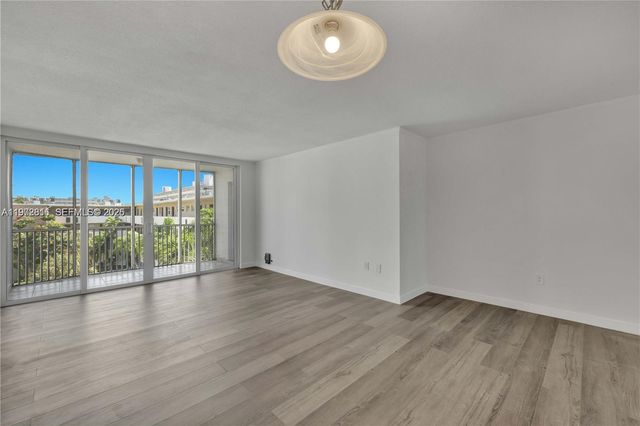 1680 NE 191st St 415-2, Miami, FL 33179