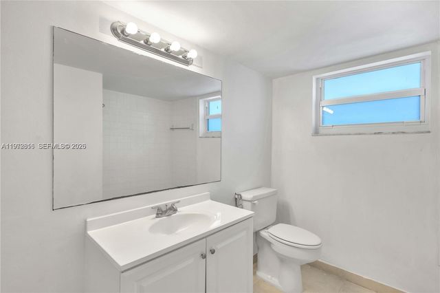 1680 NE 191st St 415-2, Miami, FL 33179