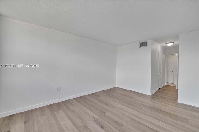 1680 NE 191st St 415-2, Miami, FL 33179