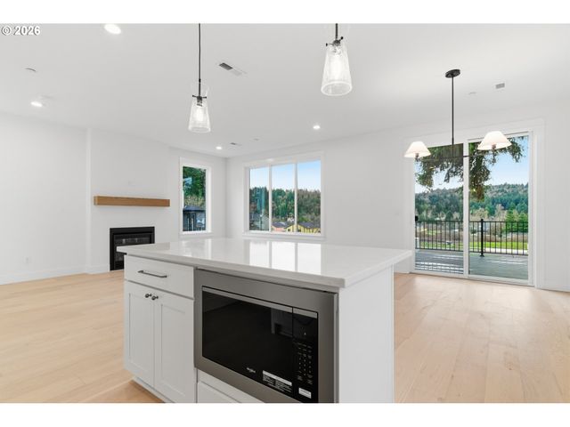 14220 Se Ellis St, Portland, OR 97236