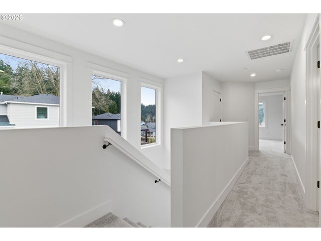 14220 Se Ellis St, Portland, OR 97236