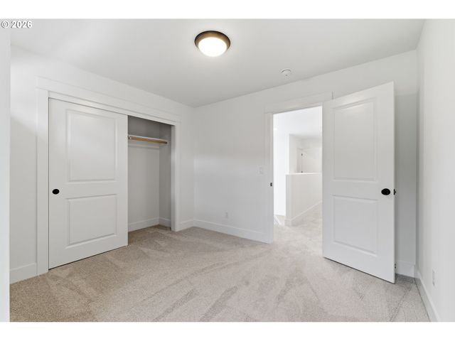 14220 Se Ellis St, Portland, OR 97236