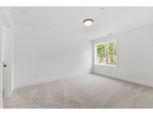 14220 Se Ellis St, Portland, OR 97236