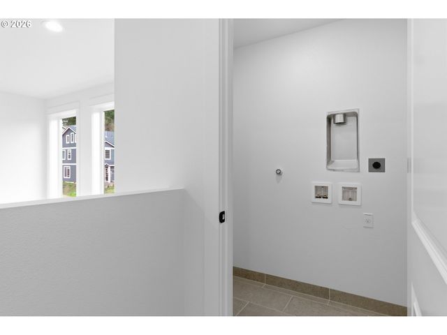 14220 Se Ellis St, Portland, OR 97236