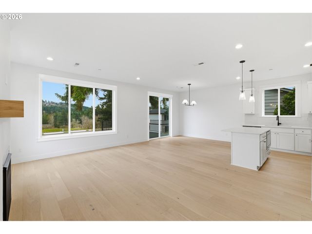 14220 Se Ellis St, Portland, OR 97236