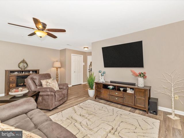 2402 DOMINION DR #2C, Frederick, MD 21702