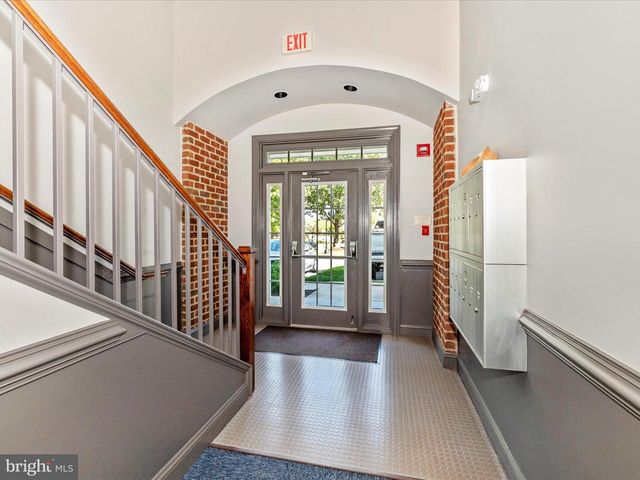 2402 DOMINION DR #2C, Frederick, MD 21702