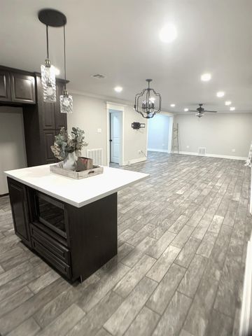 2216 Acadian Dr, Houma, LA 70363