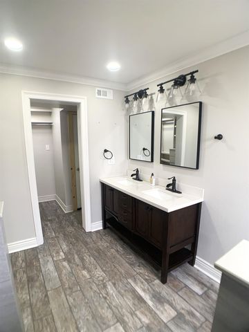 2216 Acadian Dr, Houma, LA 70363