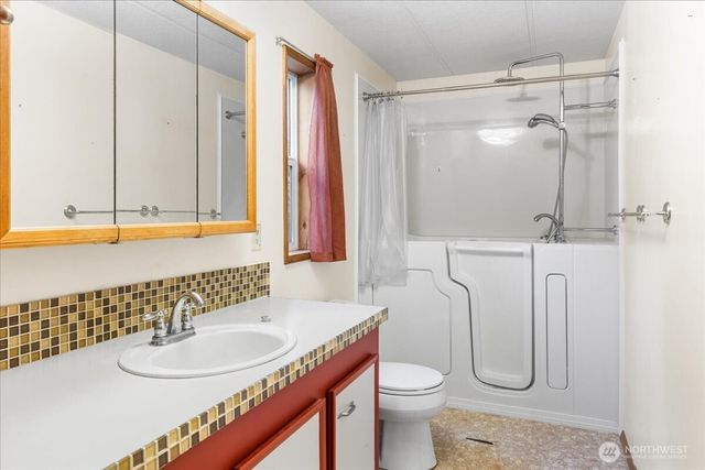 5724 203rd Street Ct E, Spanaway, WA 98387