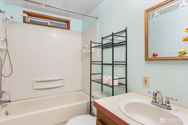 5724 203rd Street Ct E, Spanaway, WA 98387