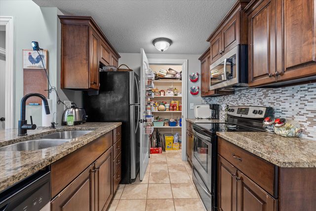 6804 MONTAUK CT, Columbia, MO 65203