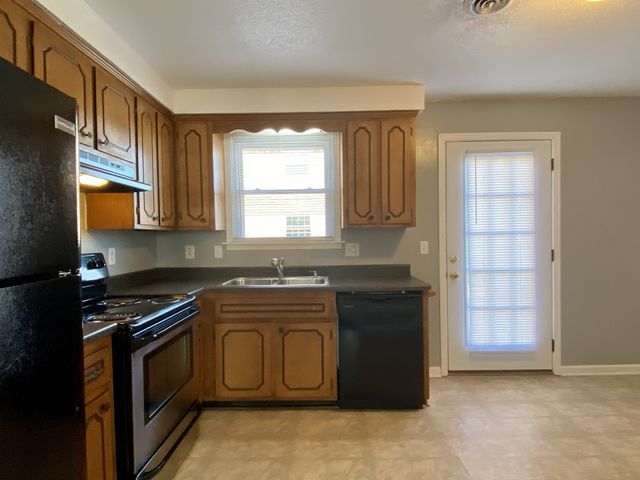 610 Commerce St Unit 16, Clarksville, TN 37040