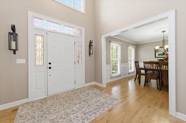 990 Pinecrest Drive, Sugar Grove, IL 60554