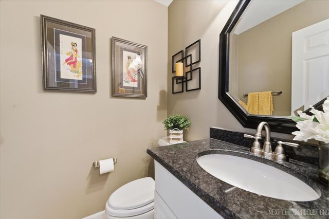 990 Pinecrest Drive, Sugar Grove, IL 60554