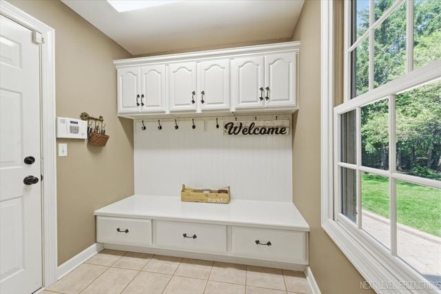 990 Pinecrest Drive, Sugar Grove, IL 60554
