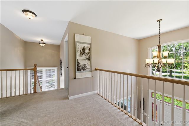 990 Pinecrest Drive, Sugar Grove, IL 60554