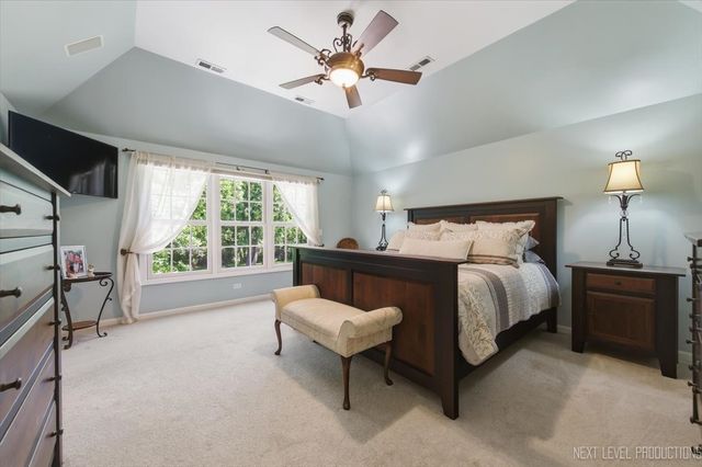 990 Pinecrest Drive, Sugar Grove, IL 60554