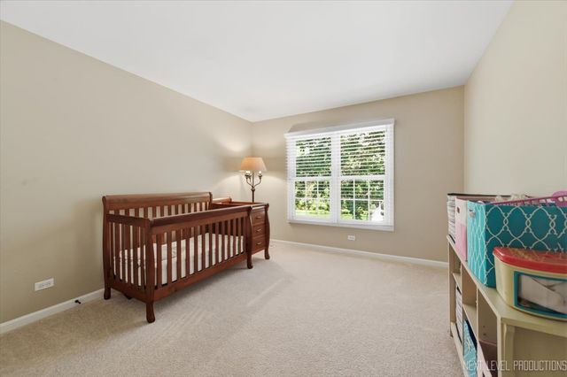 990 Pinecrest Drive, Sugar Grove, IL 60554