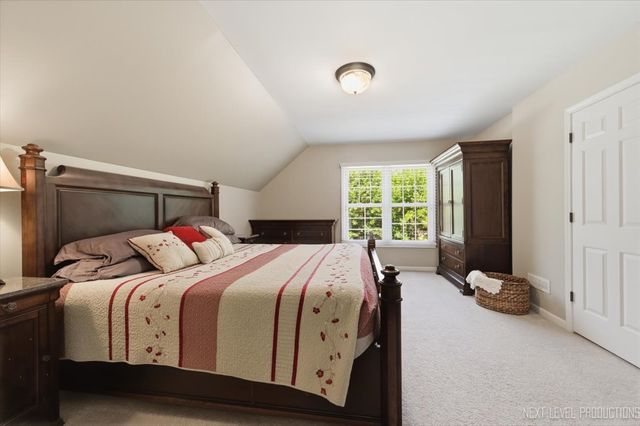 990 Pinecrest Drive, Sugar Grove, IL 60554