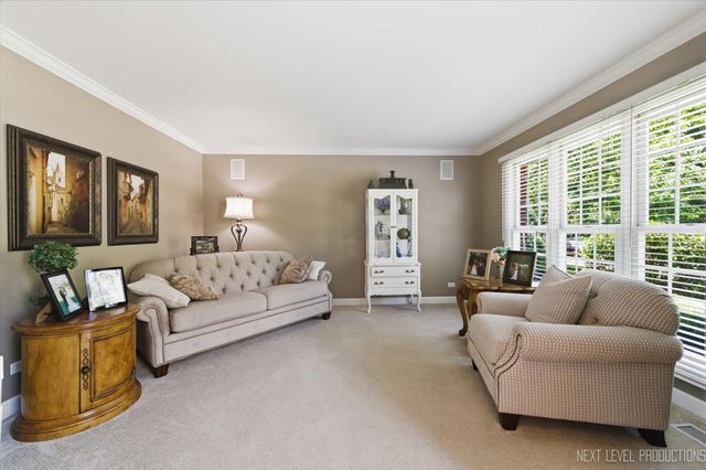 990 Pinecrest Drive, Sugar Grove, IL 60554