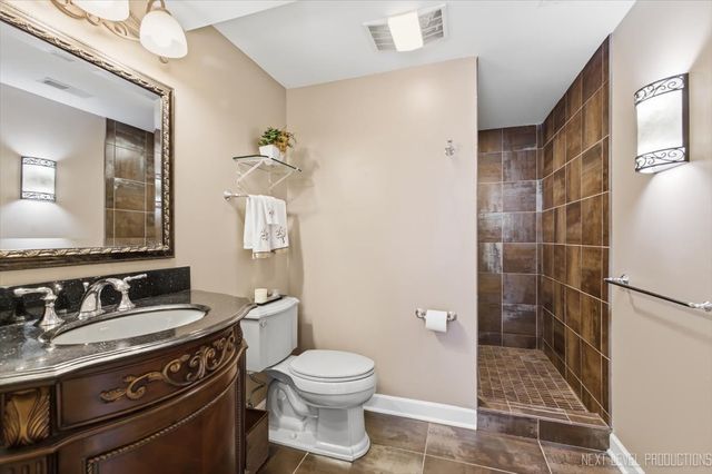 990 Pinecrest Drive, Sugar Grove, IL 60554