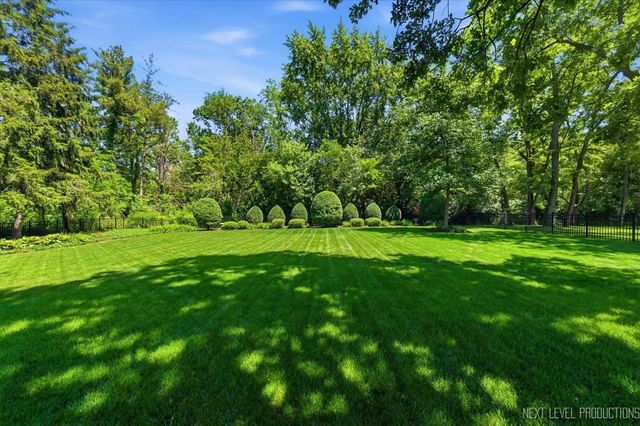 990 Pinecrest Drive, Sugar Grove, IL 60554