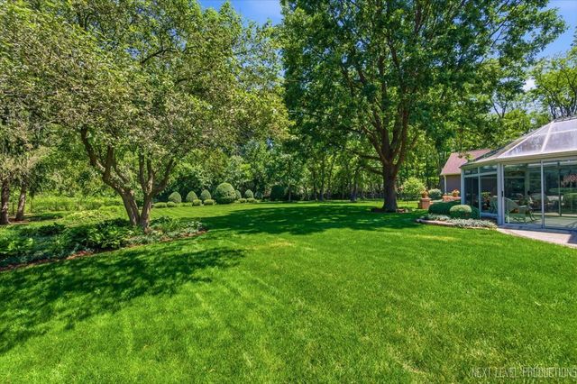 990 Pinecrest Drive, Sugar Grove, IL 60554