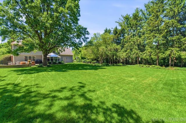 990 Pinecrest Drive, Sugar Grove, IL 60554