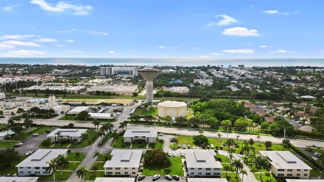 90 South Boulevard 2C, Boynton Beach, FL 33435