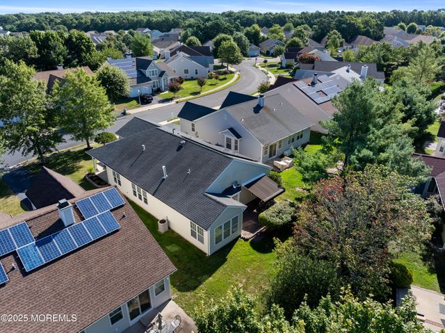 15 Five Bridges Court, Barnegat, NJ 08005