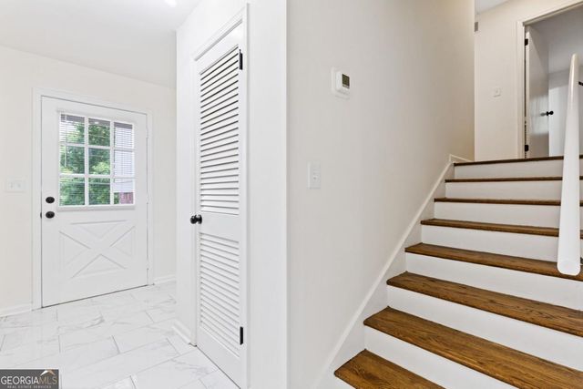 942 Hearthstone Drive, Stone Mountain, GA 30083