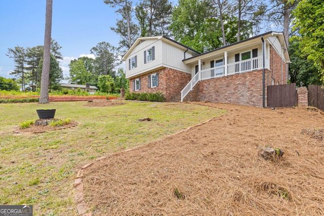 942 Hearthstone Drive, Stone Mountain, GA 30083