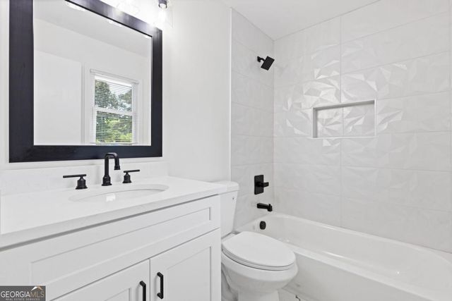 942 Hearthstone Drive, Stone Mountain, GA 30083