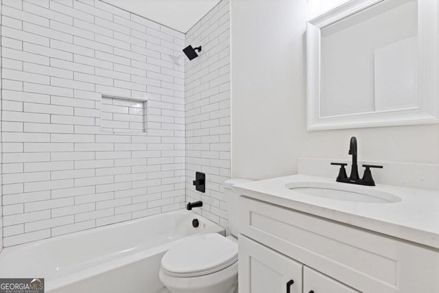 942 Hearthstone Drive, Stone Mountain, GA 30083