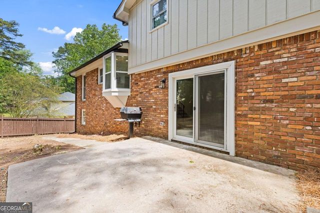 942 Hearthstone Drive, Stone Mountain, GA 30083