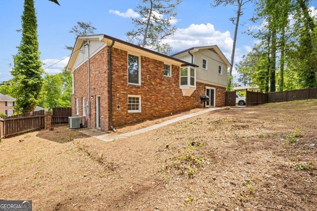 942 Hearthstone Drive, Stone Mountain, GA 30083