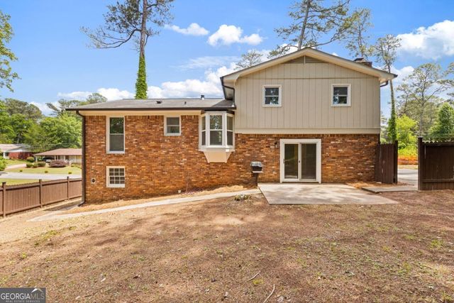 942 Hearthstone Drive, Stone Mountain, GA 30083