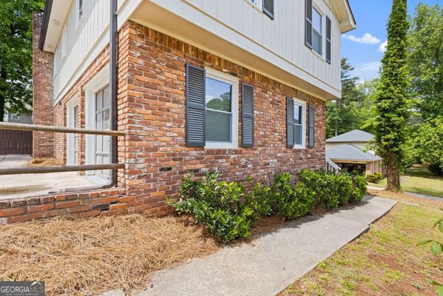 942 Hearthstone Drive, Stone Mountain, GA 30083