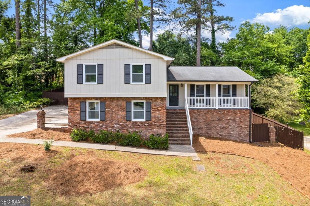942 Hearthstone Drive, Stone Mountain, GA 30083