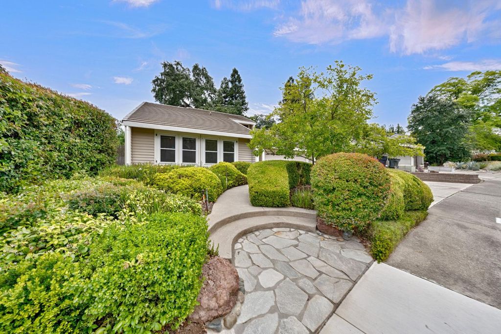 5208 Lincoln Villa Way, Fair Oaks, CA 95628
