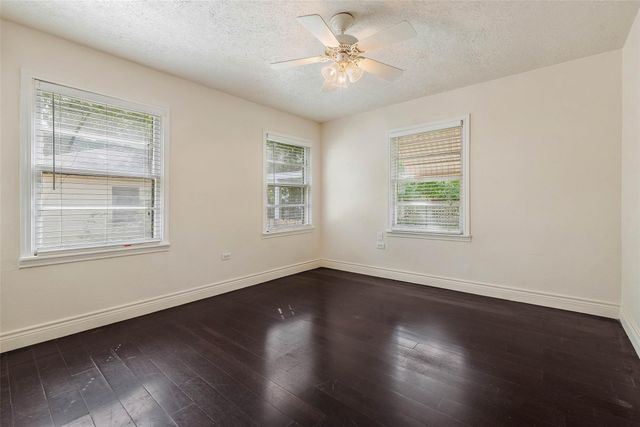 1116 Kettler St, Navasota, TX 77868