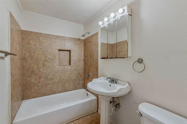 1116 Kettler St, Navasota, TX 77868