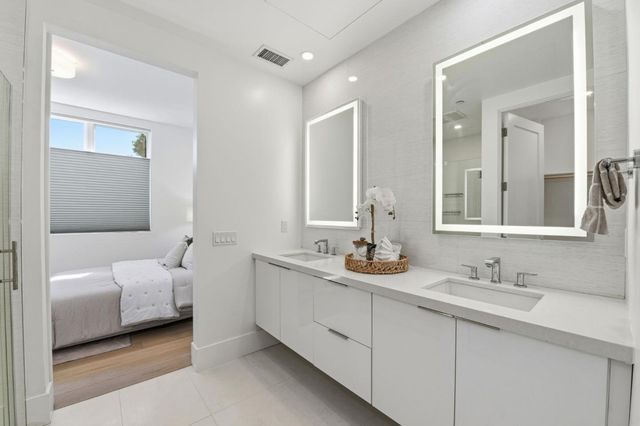 4880 El Camino Real 23, Los Altos, CA 94022