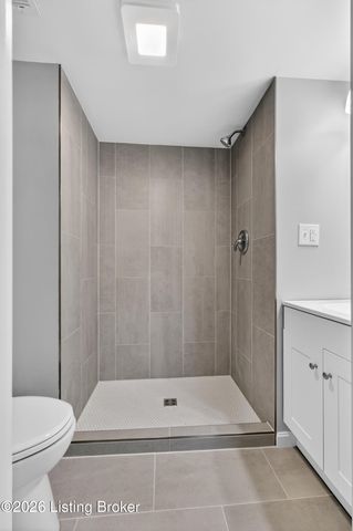 7106 Sun Valley Dr, Louisville, KY 40272